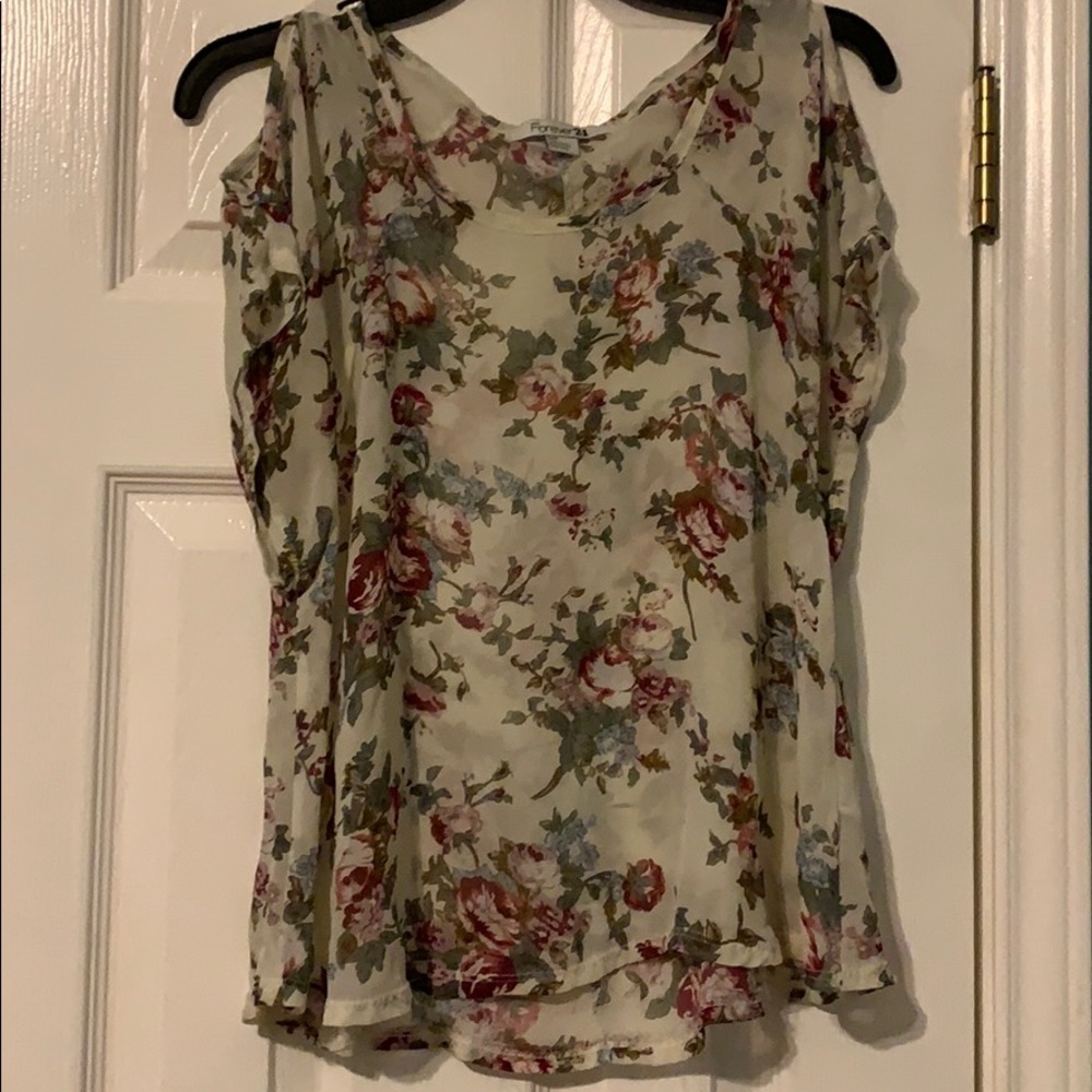 Floral semi-opaque cold shoulder short sleeve